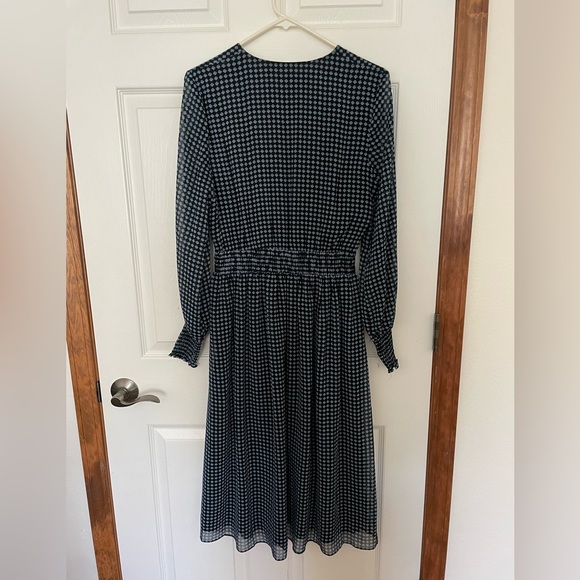 Who What Wear Black and White Bishop Sleeve Dress - Picture 2 of 3